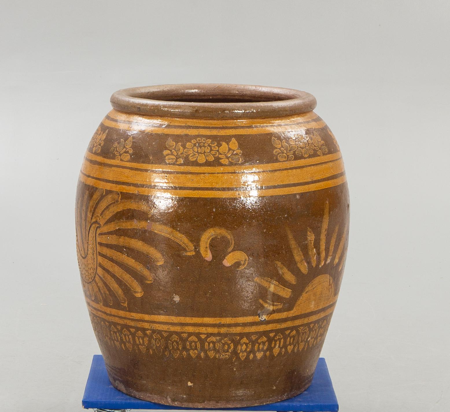 Larger floor urn  second half of the 20th century, Southeast Asia.