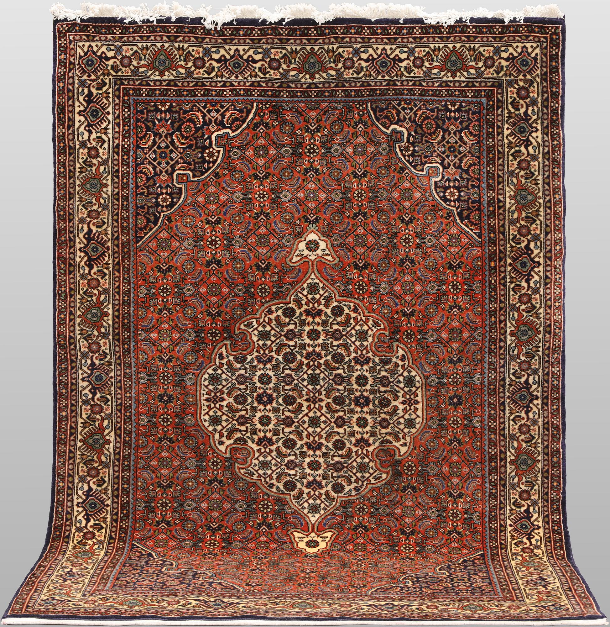 A Bidjar carpet, 172 x 113 cm.