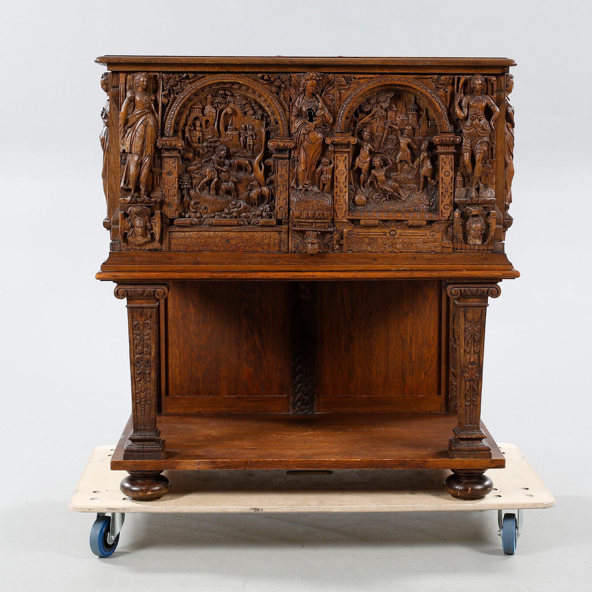 A coffin and a legframe, 18th century respektive 20th century.