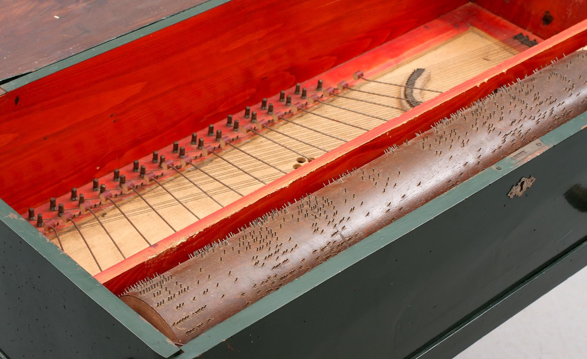 PIANOHARPA, omkring 1900, fyra rullar medföljer.