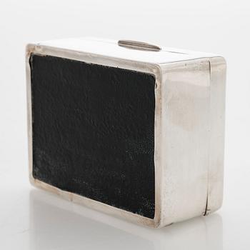 A sterling silver cigar box, William Neale & Son Ltd, Birmingham 1925.