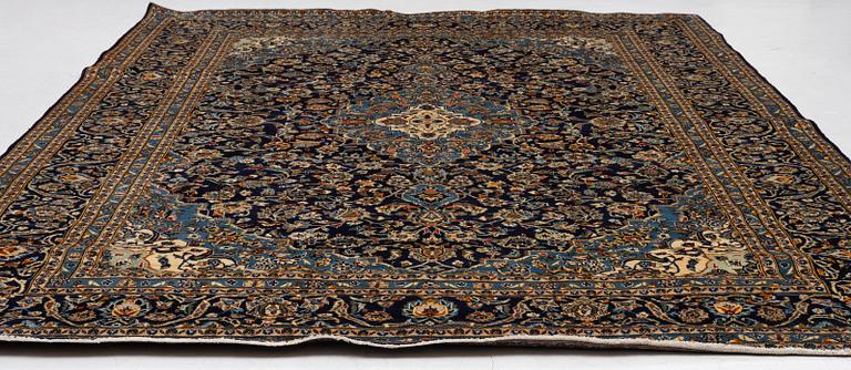 Matta, Keshan, ca 387 x 291 cm.