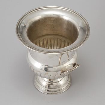 A PLATED WINE COLLER, second half of the 20th century.