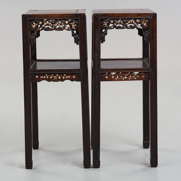 BORD, två stycken, trä. Kina, 1900-tal.