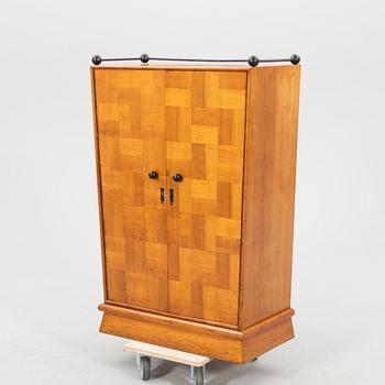 Skåp Art Déco 1900-talets första hälft.