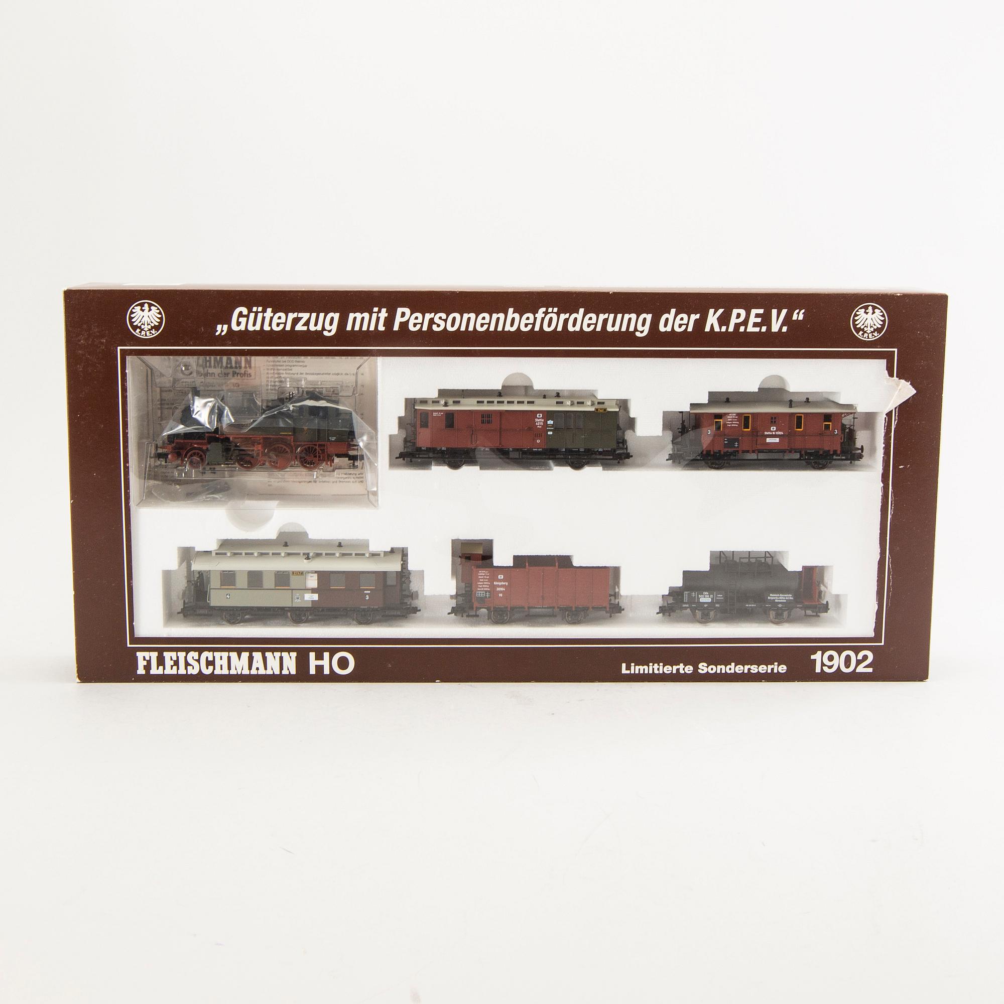 Fleischmann, 4 tågset, 1902, 1903, 1885 samt 391102, H0.
