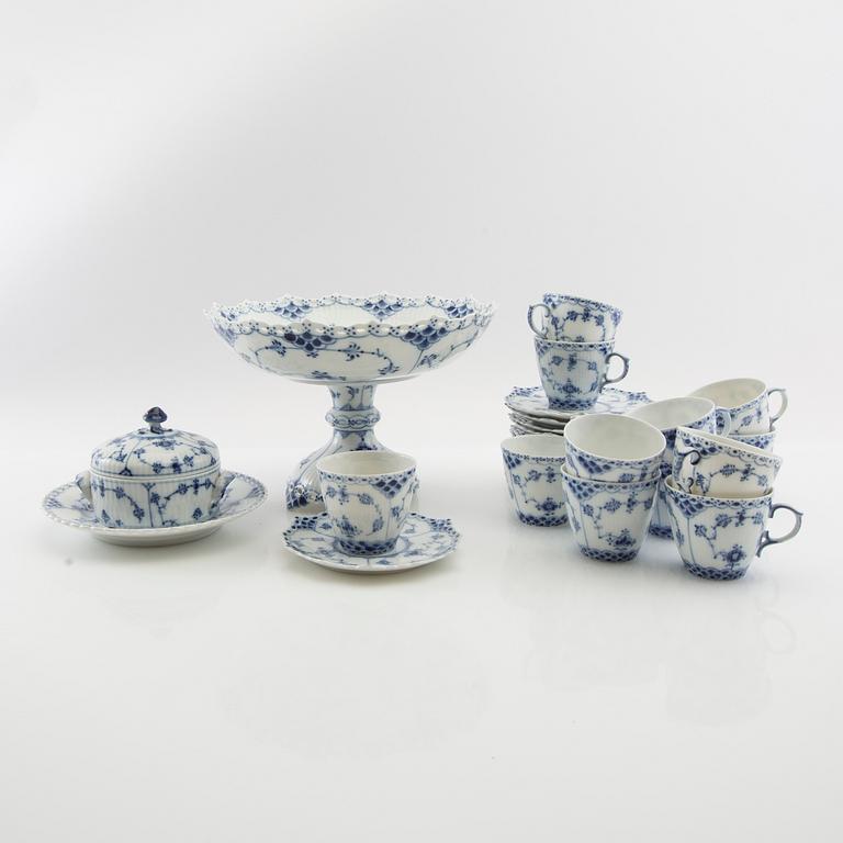 Service "Musselmalet" 15 pcs Royal Copenhagen Denmark late 20th century.