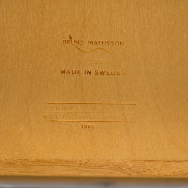 SIDOBORD/RULLBORD, "T701", Bruno Mathsson, Firma Karl Mathsson 1966. Brännstämplat.