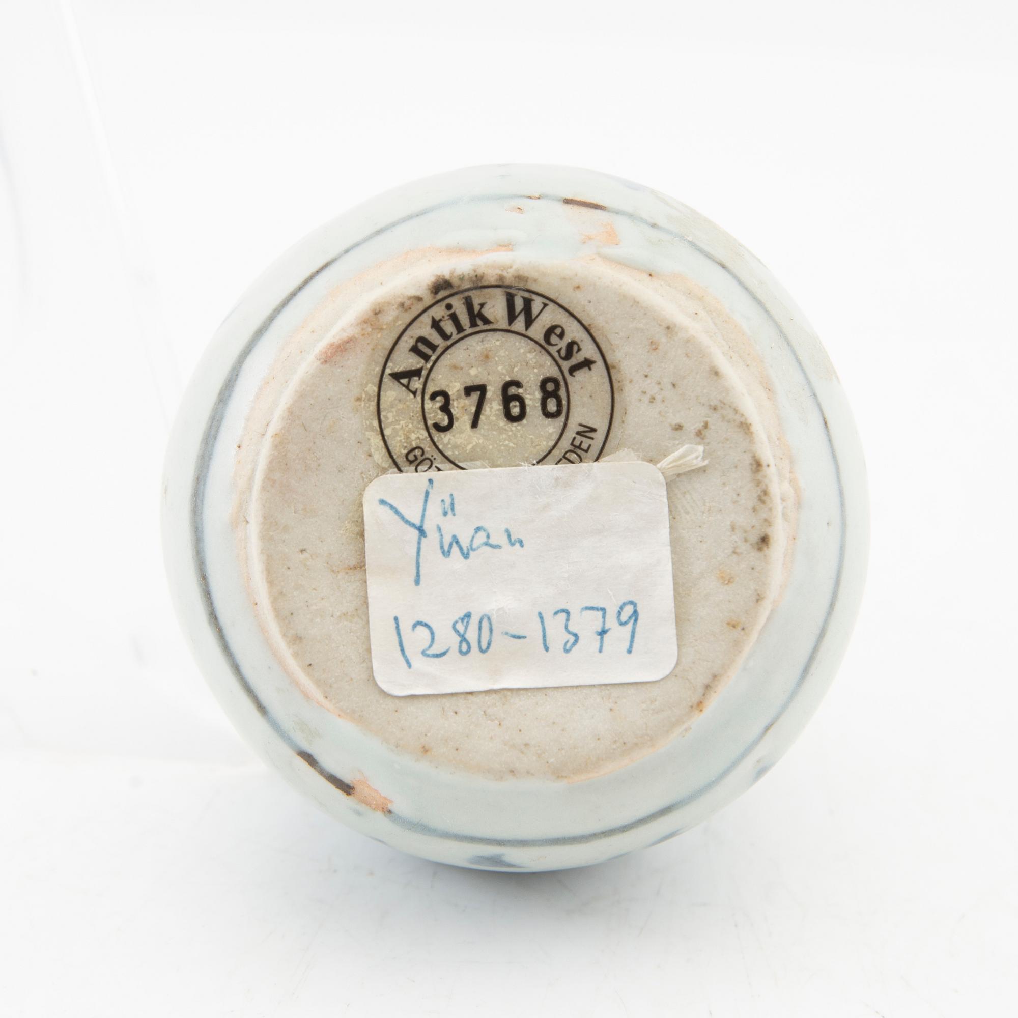 Lockurna samt urna, Kina , 1500-/1600-tal porslin.