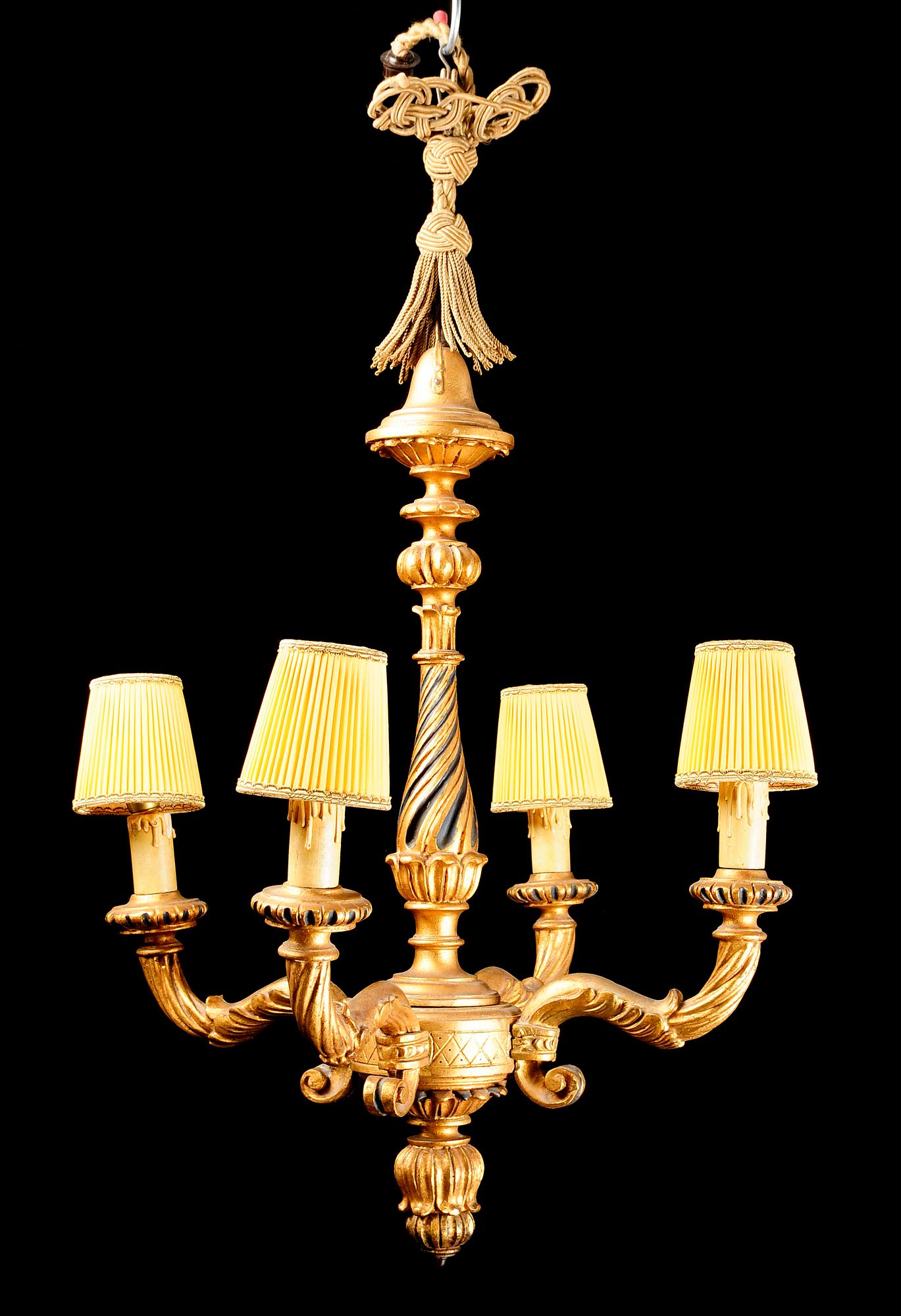 TAKLAMPA, skuret trä, Italien, 1900-tal. H ca 70.