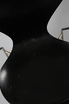 KARMSTOL, "Sjuan", Arne Jacobsen för Fritz Hansen, modell formgiven 1955.