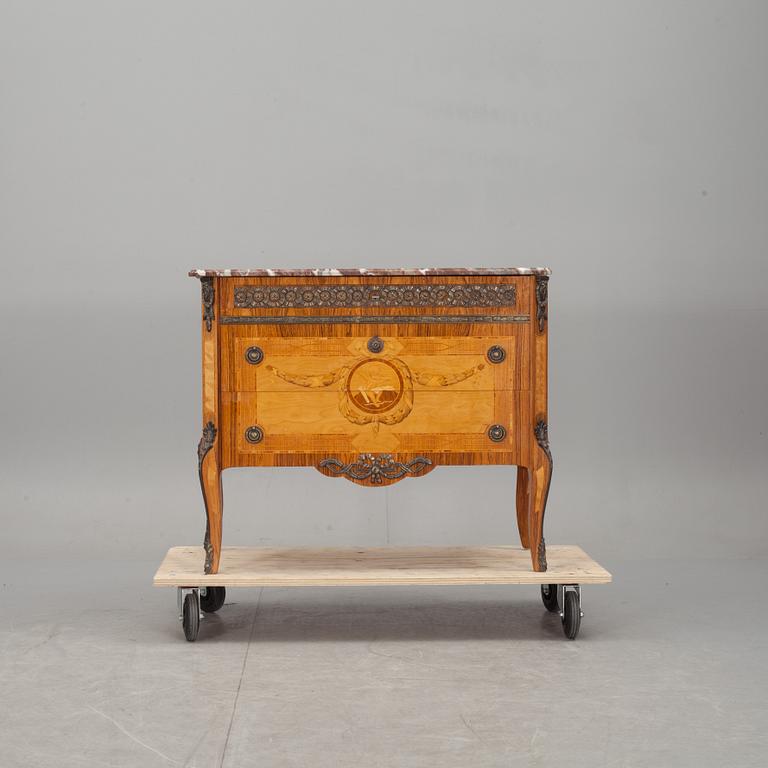 BYRÅ, sk Haupt-kopia, gustaviansk stil, 1900-tal.