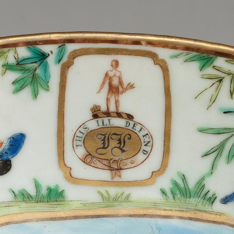 FAT på hög fot, vapenporslin. Qing dynastin, Kanton, 1800-tal.