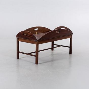 SOFFBORD, sk. Butlers tray. 1900-talets andra hälft.