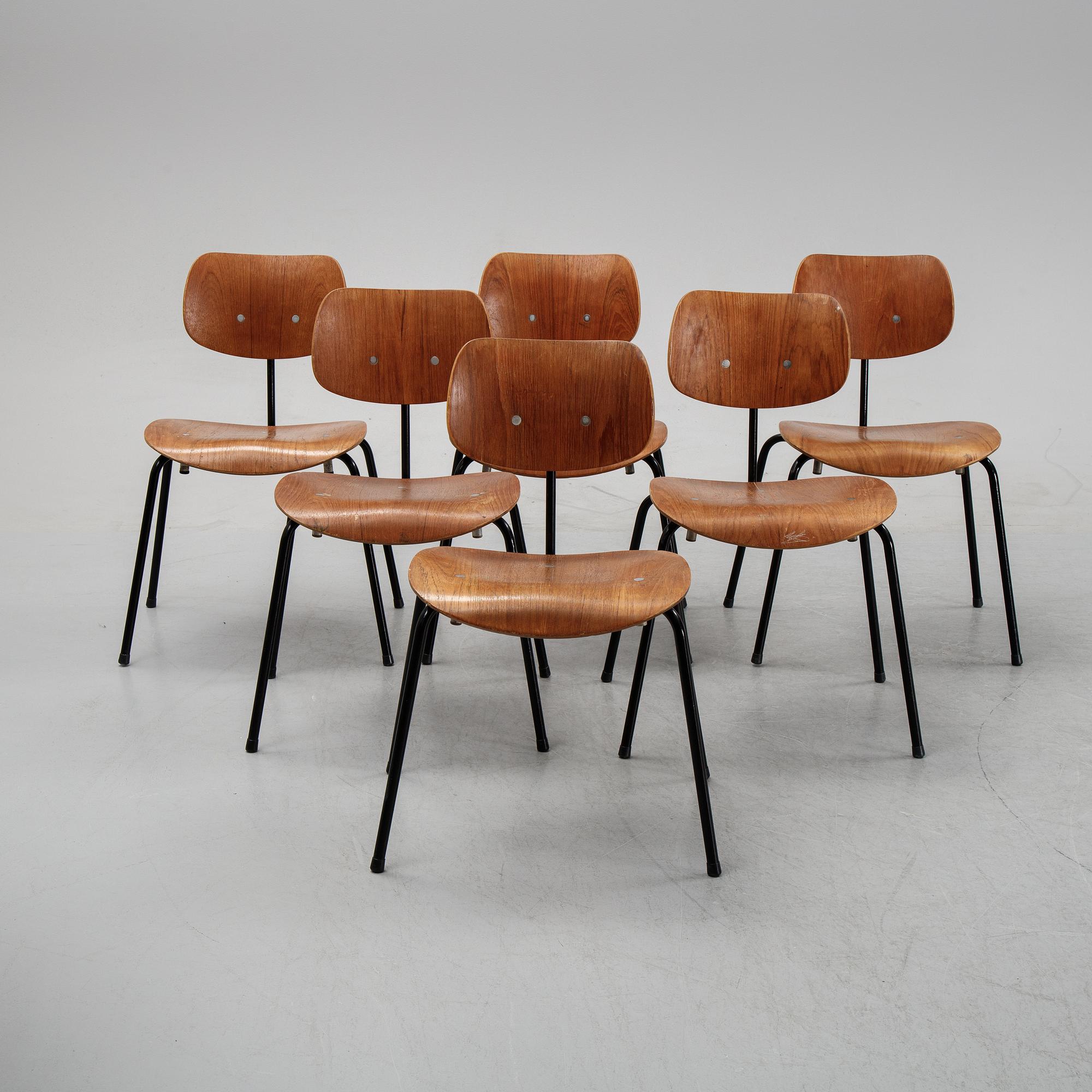 Six SE68 teak chairs by Egon Eiermann, desigend 1951.