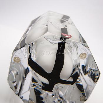 Olle Alberius, Vase, "Arrow", Orrefors Gallery, 1990.
