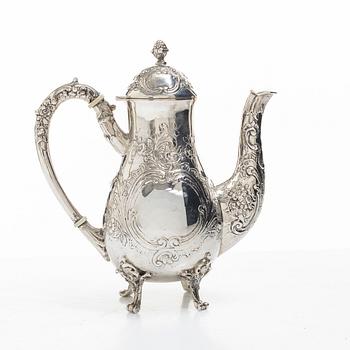 A small silver coffee pot, Rococo style, 20th century.