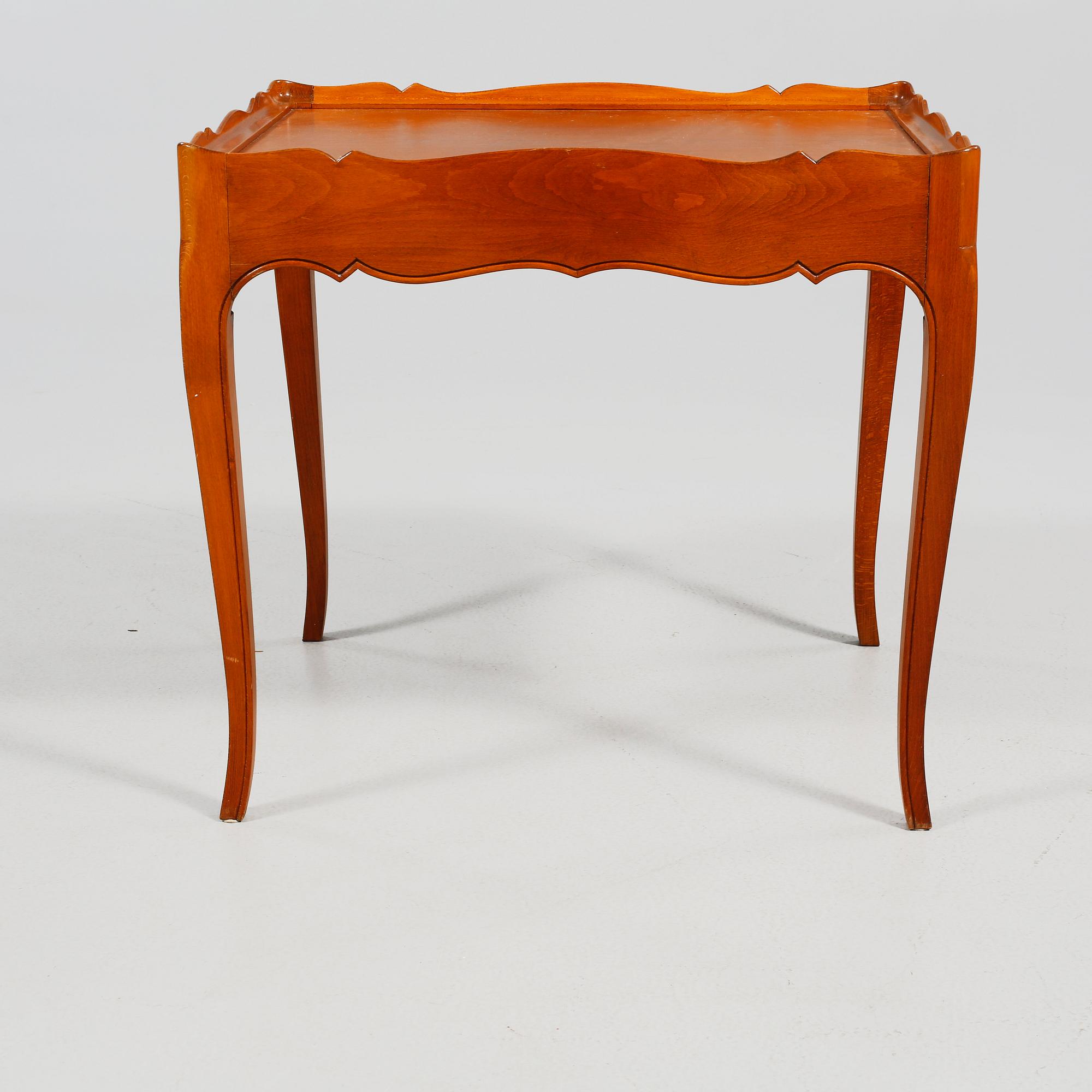 SIDOBORD, mahogny, 1900-talets andra hälft.
