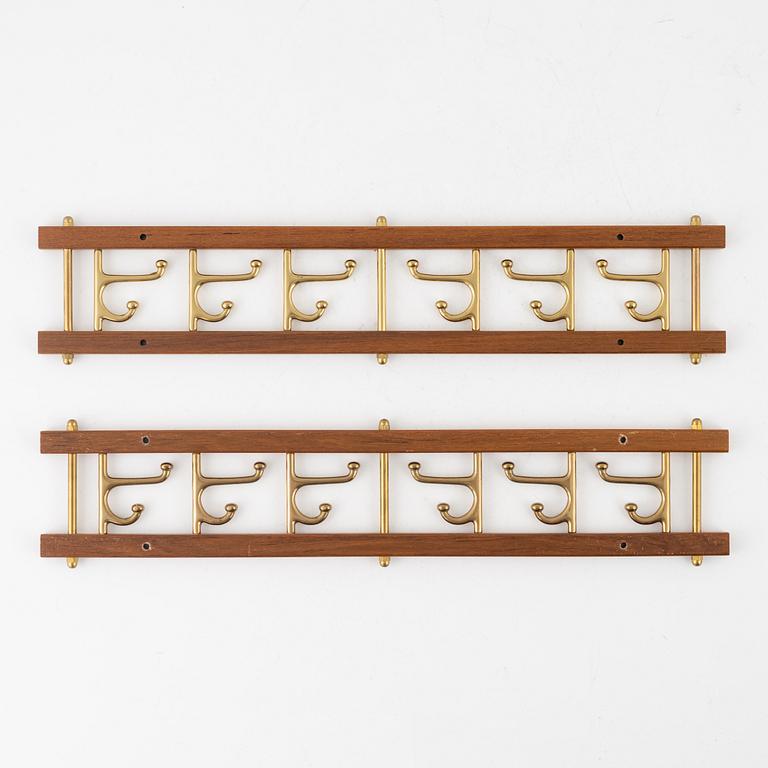 Klädhängare, ett par, "Dekorativ", Skoglunds metallgjuteri, Anderstorp, 1900-talets mitt.