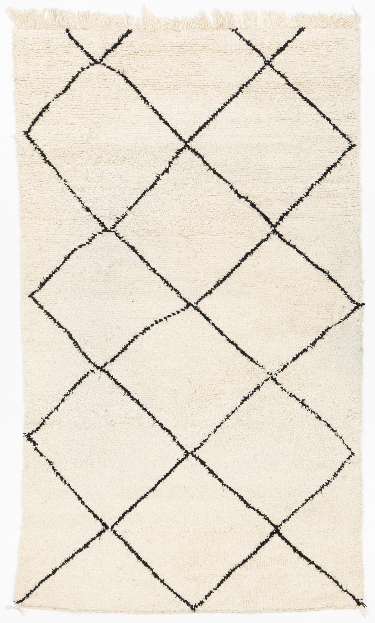 A carpet, Morocco, Beni Ourain, ca 275 x 159 cm.