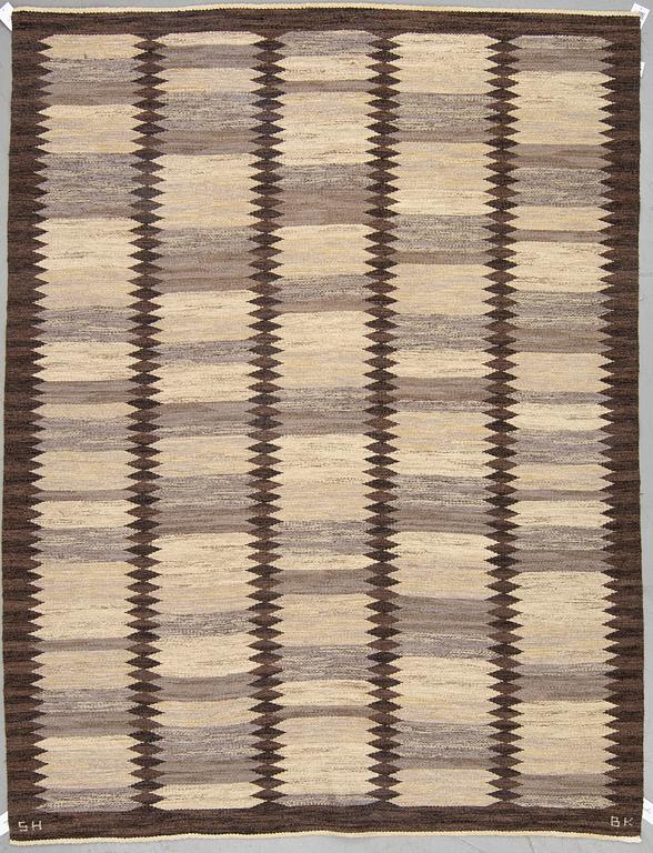 BERIT KOENIG , A CARPET, "Viggen, grå", flat weave, ca 242 x 184,5 cm, signed SH BK.