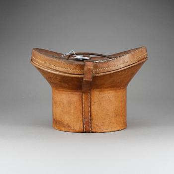 HATT MED HATTASK, 1900-talets början.