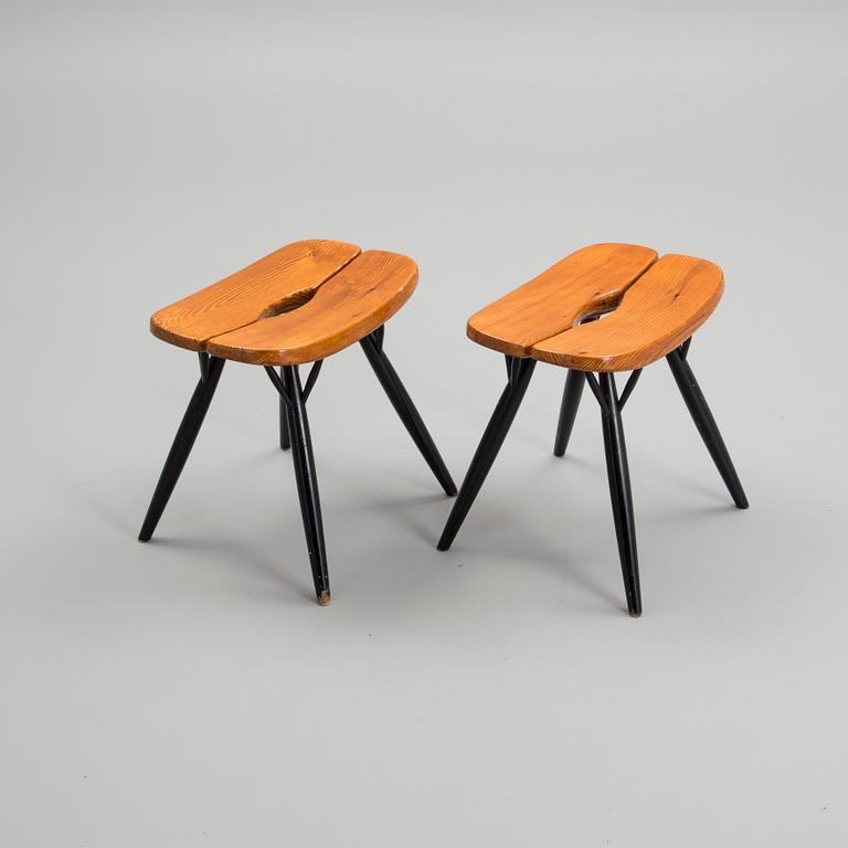 ILMARI TAPIOVAARA, pallar 2 st, "Pirkka" Laukaan Puu 1900-talets mitt.