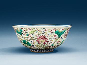 1525. An enamelled bowl, late Qing dynasty, with Guangxu six character mark.