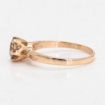 Ring, 14K guld, briljantslipad diamant ca 1.06 ct. IGI certifikat.