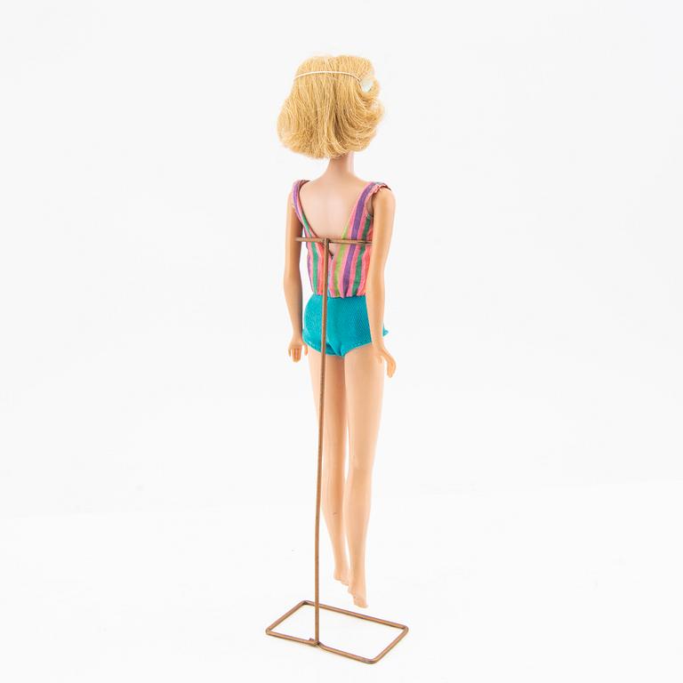 Barbie doll, vintage "American Girl, sidepart", Mattel 1966.