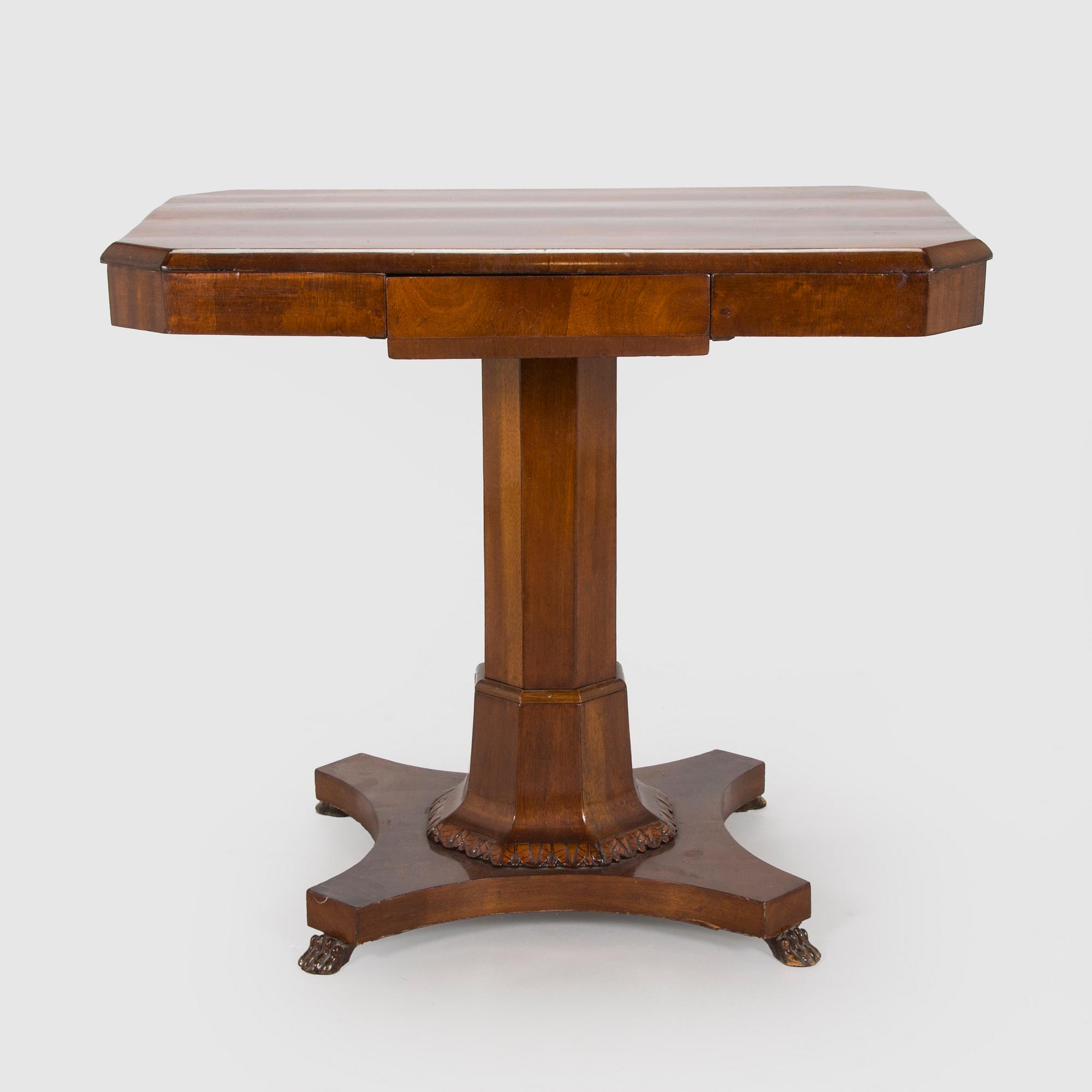 Sohva ja pöytä, biedermeier-tyyli, 1800-luvun loppupuoli.