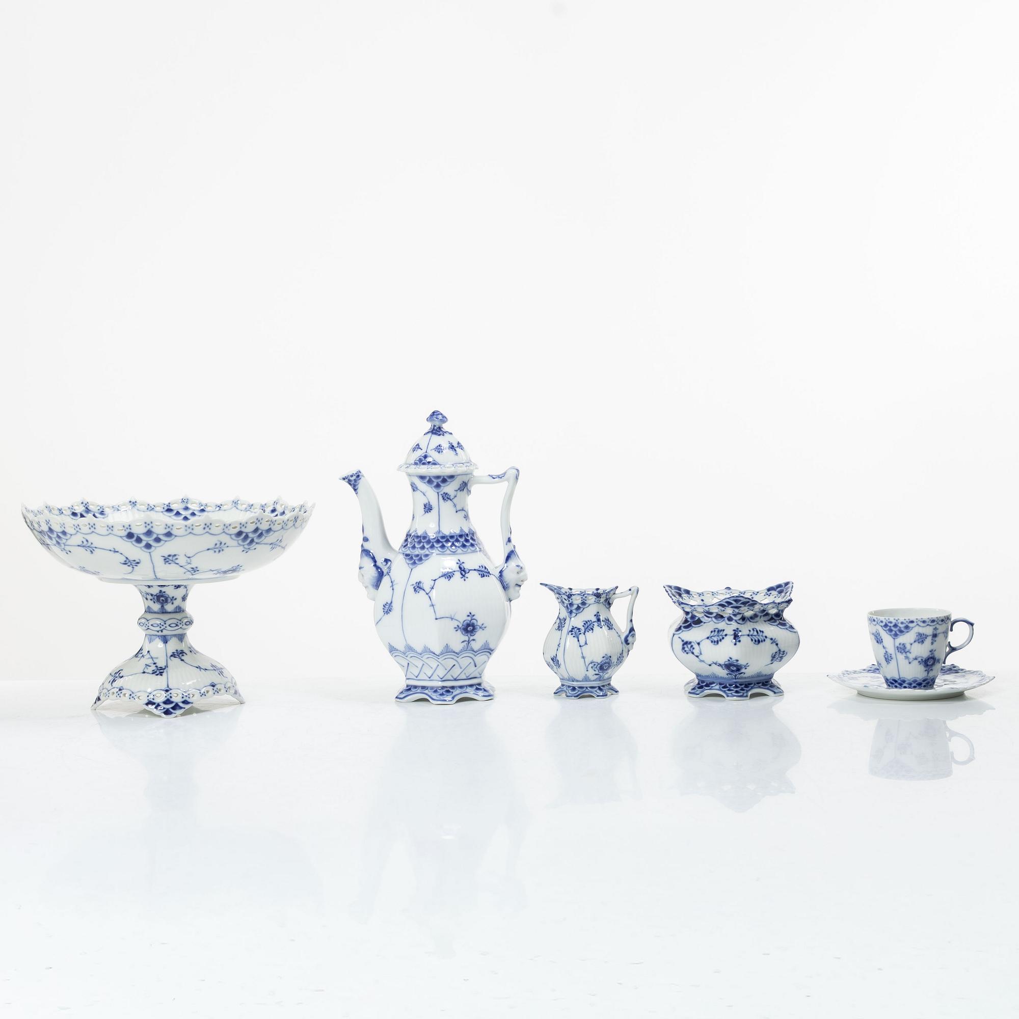 Royal Copenhagen, A sixteen-piece 'Blue fluted Full lace' Mocca service, second half of the 20th century.
