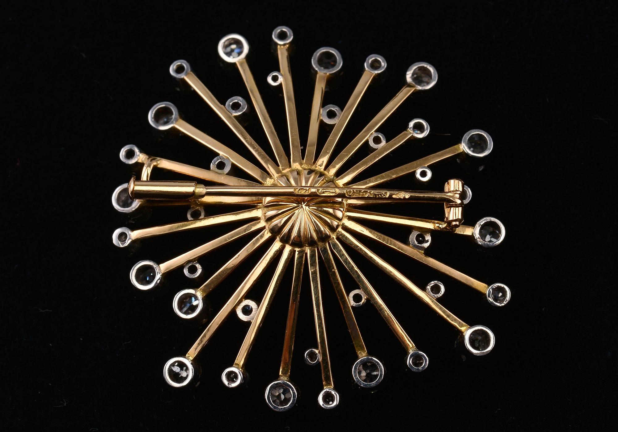 A BROOCH, 18K gold, old cut diamonds c. 1,5 ct. A. Tillander 1963. Weight 16,8 g.
