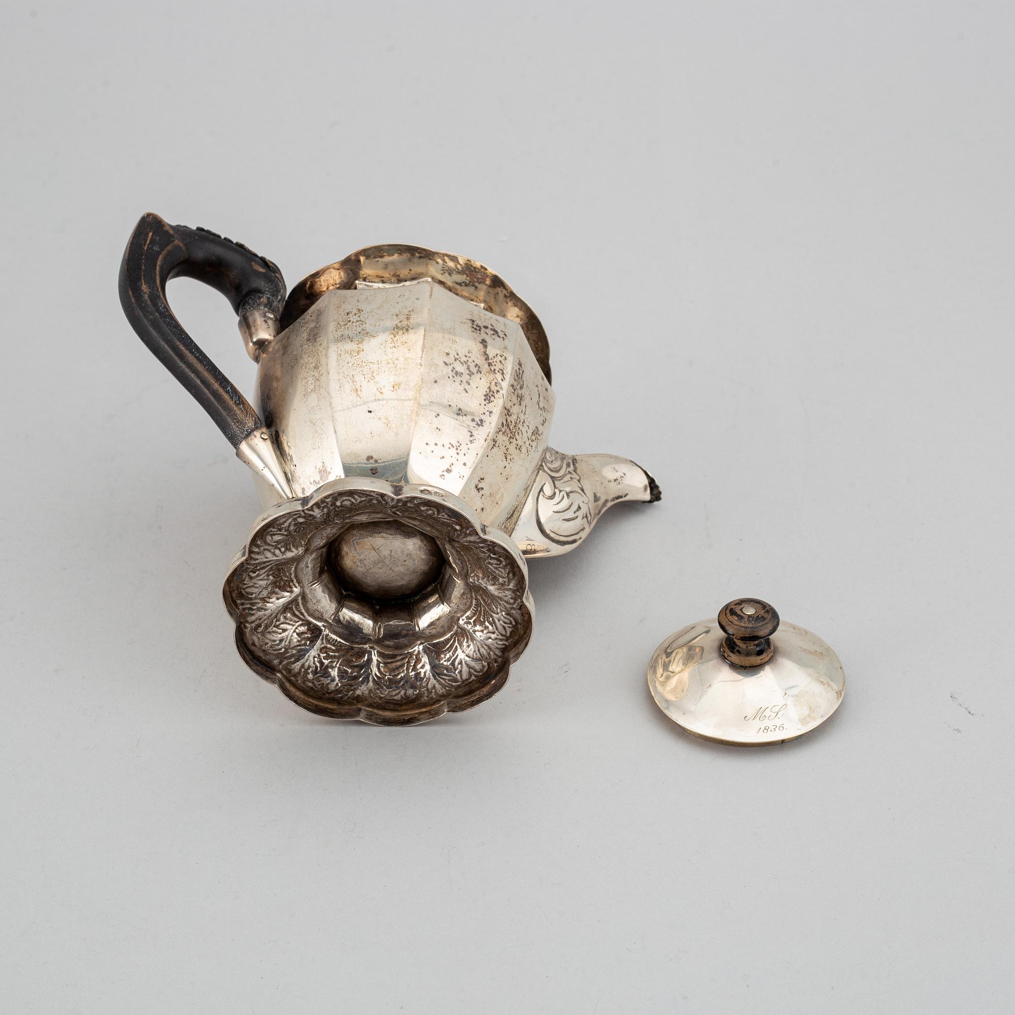 TEKANNA, Silver.