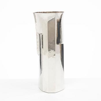 Rey Urban, a Sterling silver vase, Stockholm, 1975.