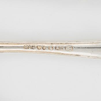 Bestick, brevkniv samt bägare, silver, bl a CG Hallberg Stockholm 1919 (24 delar).
