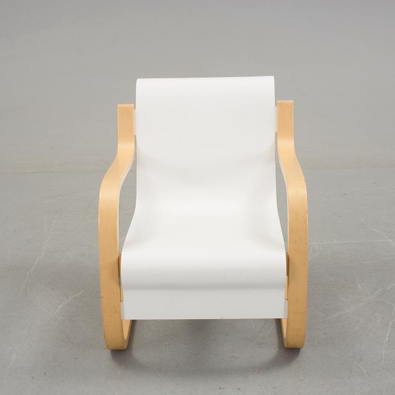 ALVAR AALTO, a model 402 easy chair for Artek 21st century.