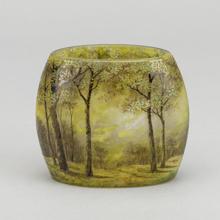 DAUM NANCY,  a acid etched signed Art Nouveau glass vase eraly 20th century.