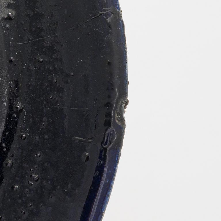 Birger Kaipiainen, a stoneware bowl signed Kaipiainen.