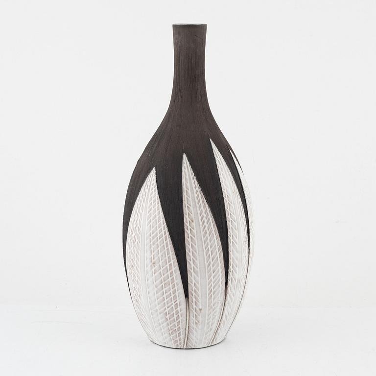 Anna-Lisa Thomson, a 'Paprika' vase, Upsala-Ekeby.