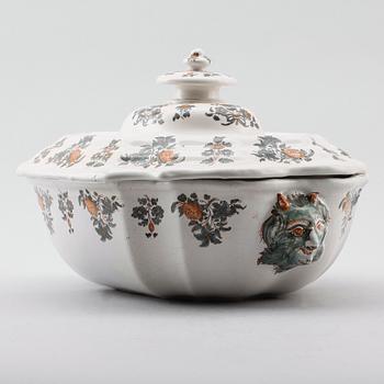 TERRIN med lock, fajans, märke för Joseph Olérys, Moustier.