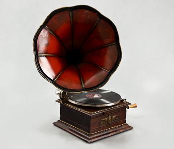 TRATTGRAMMOFON, jugend, 1900-talets första kvartal.