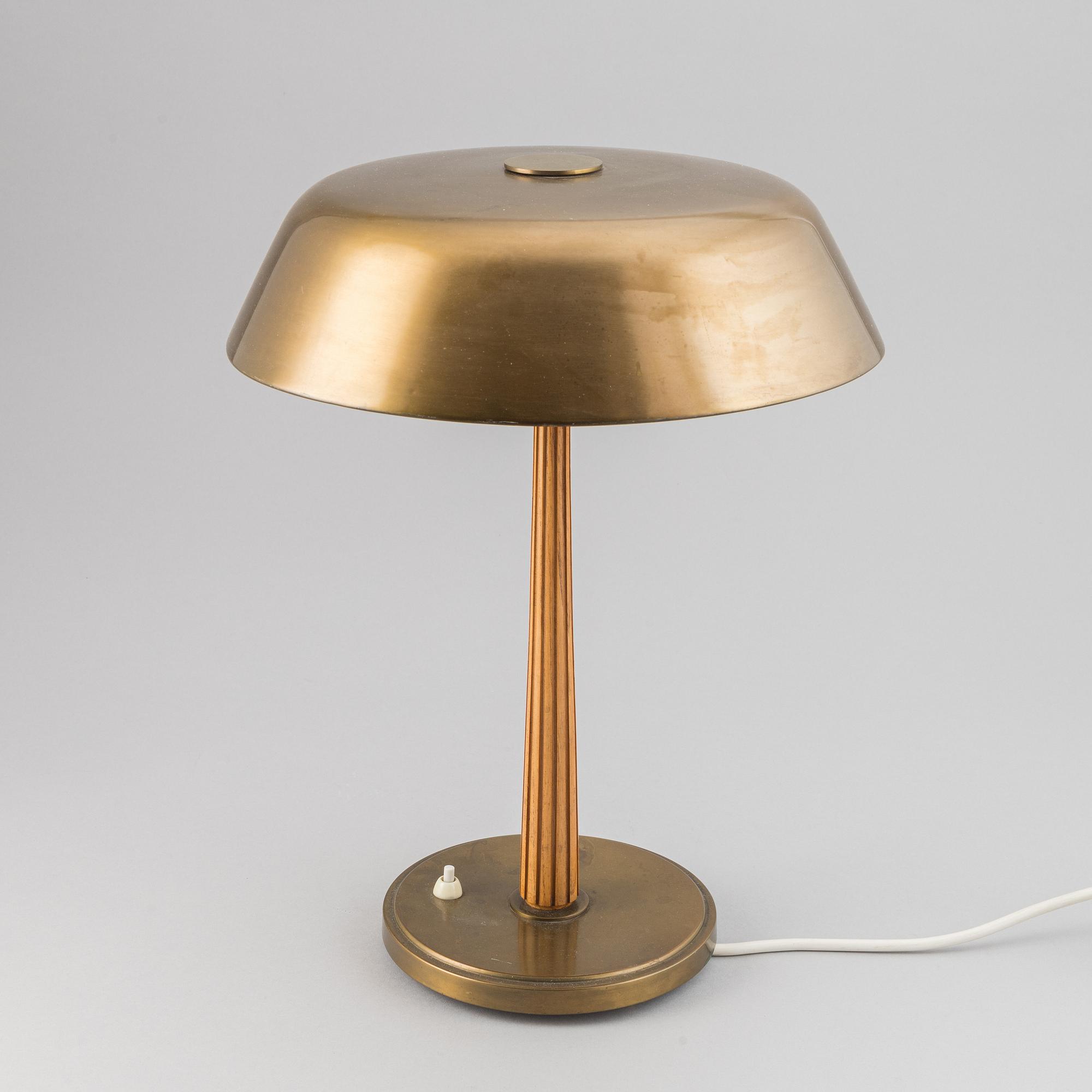 A modell 15474 table lamp from Böhlmarks, 1940's/50's.