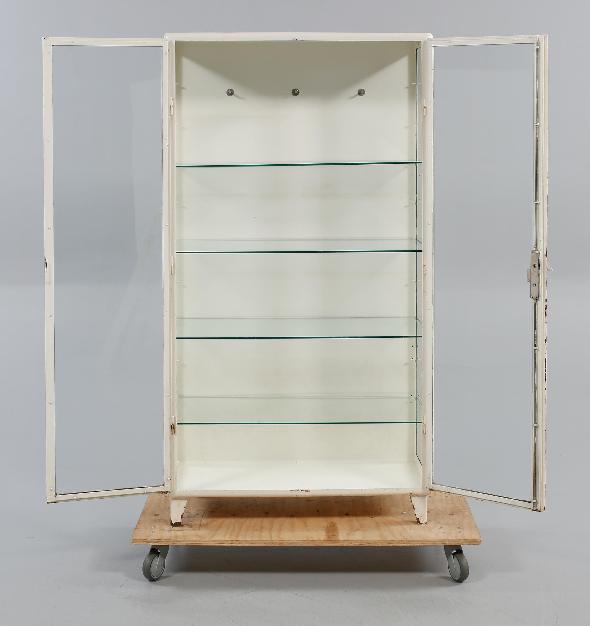 LÄKARSKÅP, 1900-talets andra hälft.