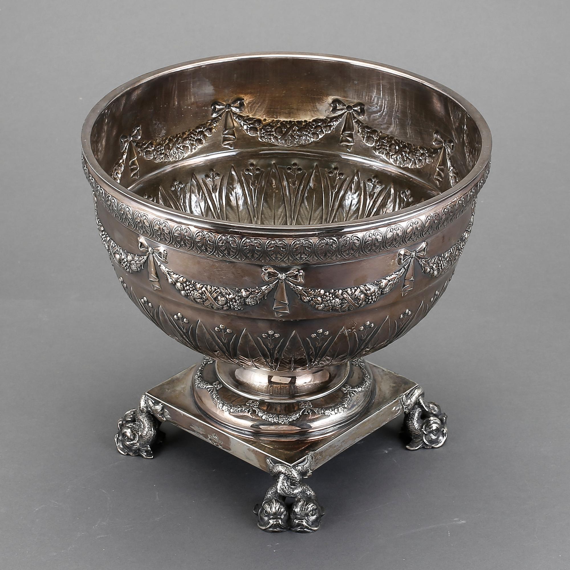 SKÅL/VINKYL, silver, CG Hallberg, Stockholm, 1918. Vikt ca 1880g.