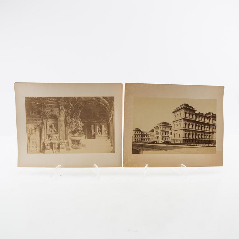 Fotografier 8 st olika byggnader från München omkring 1900.