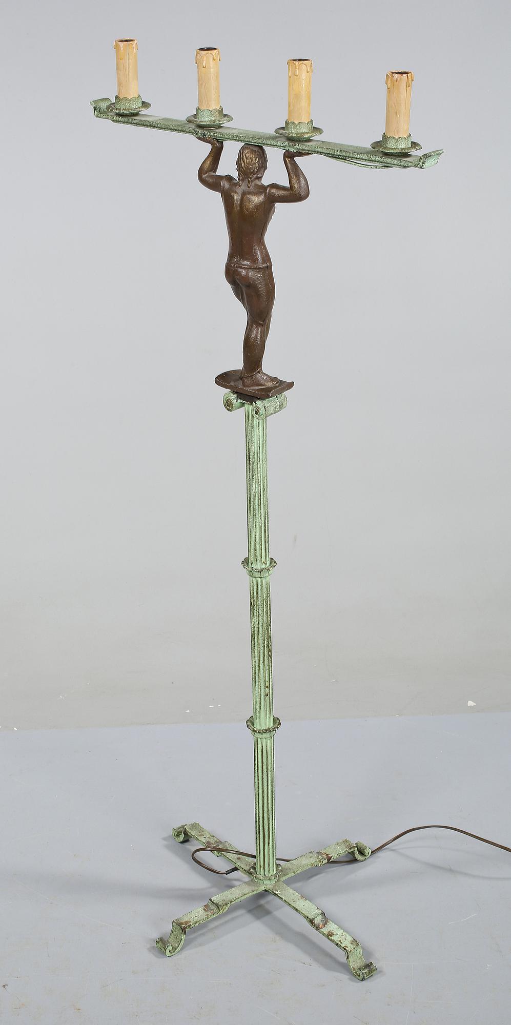 GOLVLAMPA, 1900-talets första hälft.