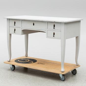 Desk, 20th century.