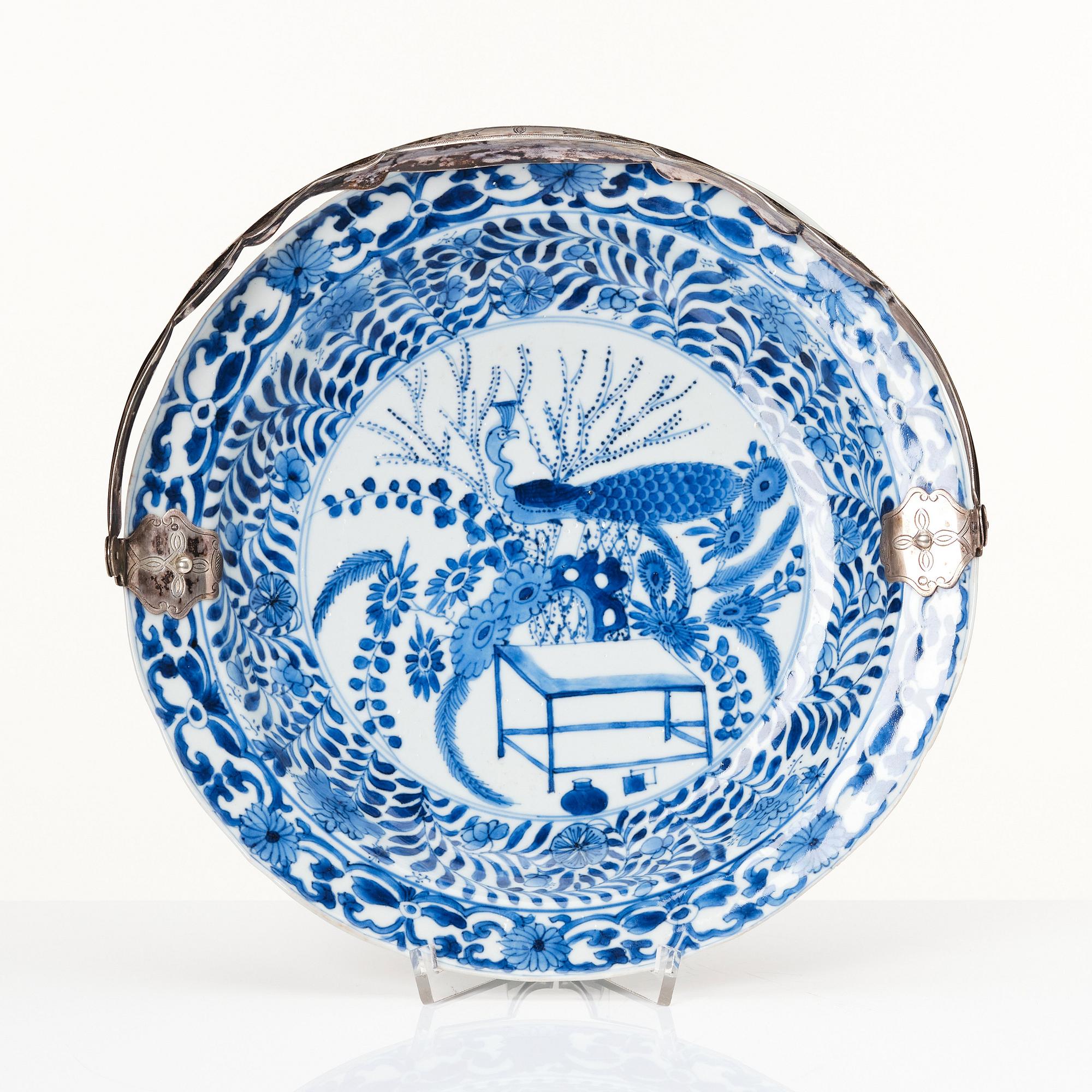 Fat, porslin, silvermonterat. Qingdynastin, Kangxi (1662-1722).