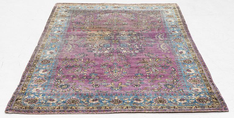 A silk Keshan/Feraghan rug, c. 206 x 131 cm.